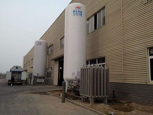 Liquid CO2 tank