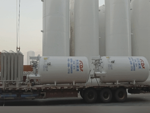 Two 5-cubic-meter vertical cryogenic liquid storage tanks were shipped to Zhejiang Province, China.