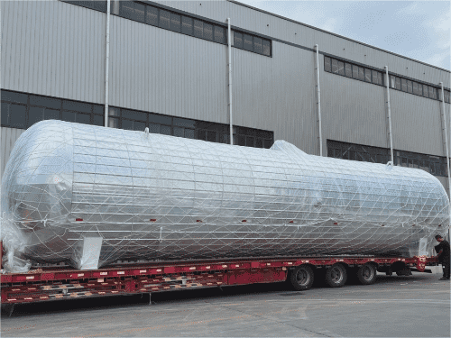 100 cubic meters of polyurethane foamed carbon dioxide storage tanks were shipped to Tianjin Port for export to West Asian countries.