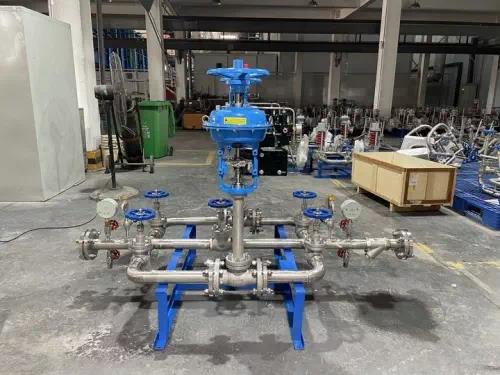 Automatic pressure regulating device