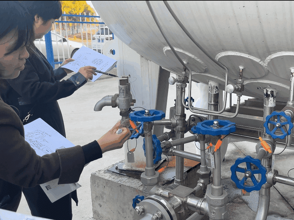 Cryogenic Storage Tank